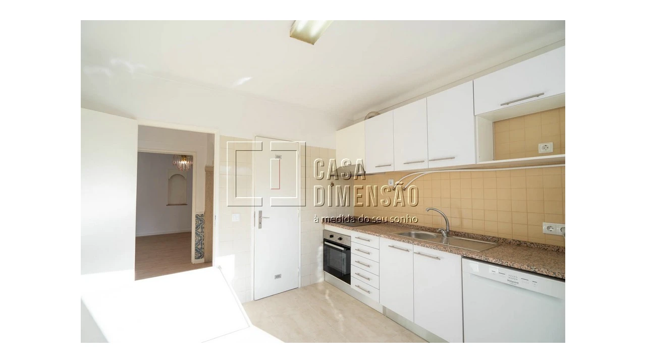 Apartamento T3 para Venda em Carnaxide e Queijas Foto 10