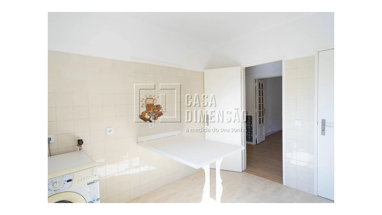 Apartamento T3 para Venda em Carnaxide e Queijas Foto 14