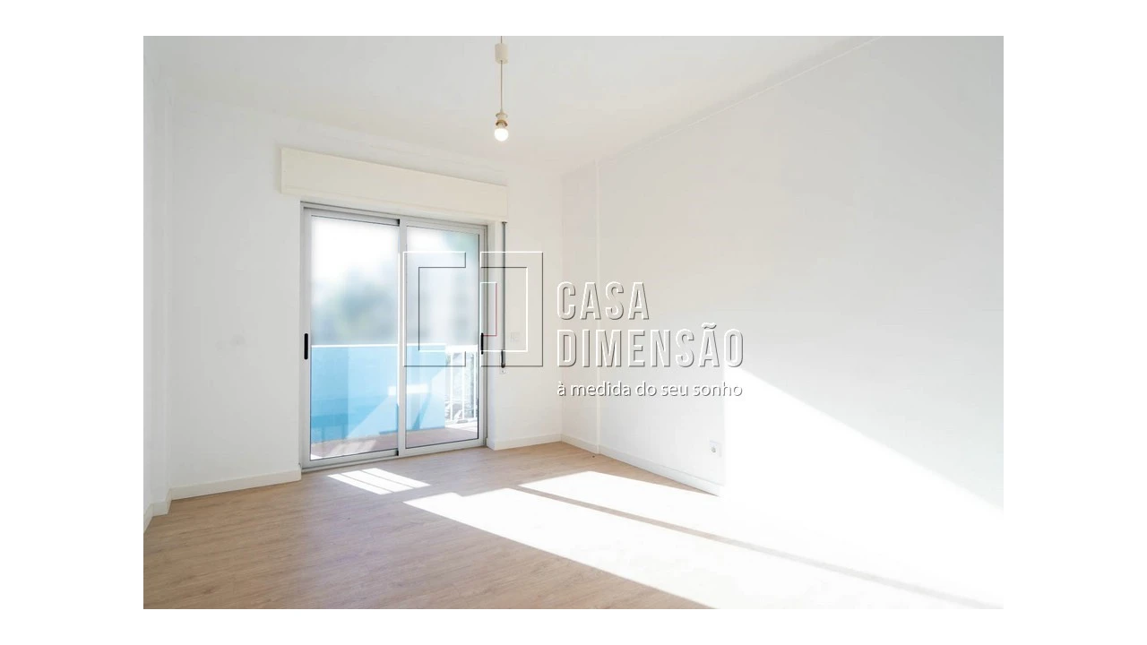 Apartamento T3 para Venda em Carnaxide e Queijas Foto 16