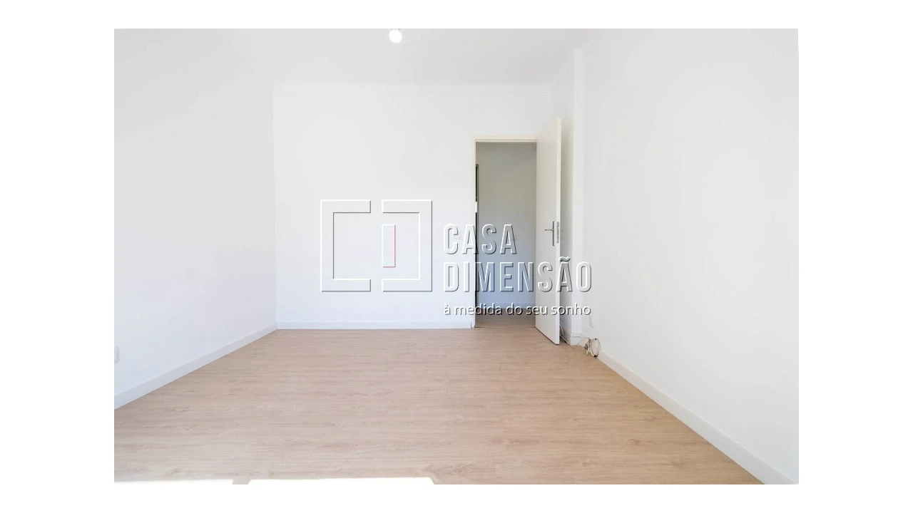 Apartamento T3 para Venda em Carnaxide e Queijas Foto 17