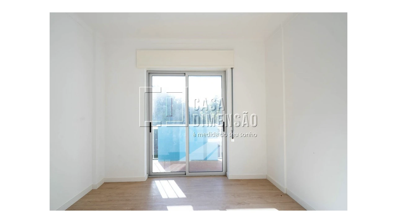 Apartamento T3 para Venda em Carnaxide e Queijas Foto 18