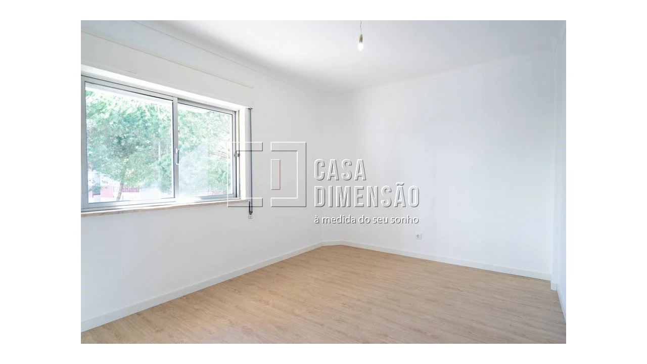 Apartamento T3 para Venda em Carnaxide e Queijas Foto 19