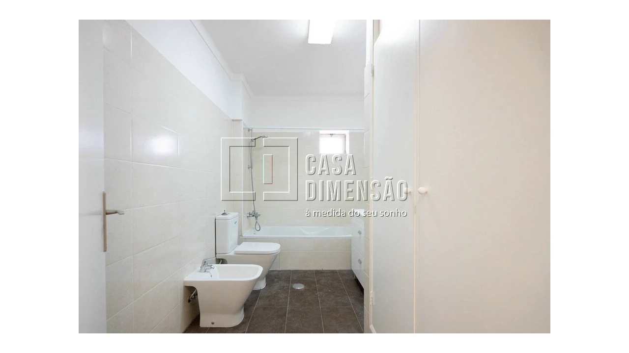 Apartamento T3 para Venda em Carnaxide e Queijas Foto 24