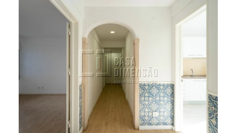 Apartamento T3 para Venda em Carnaxide e Queijas