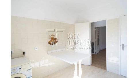 Apartamento T3 para Venda em Carnaxide e Queijas