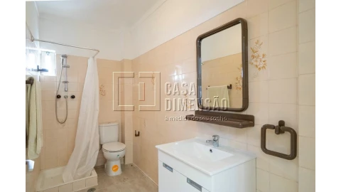 Apartamento T3 para Venda em Carnaxide e Queijas