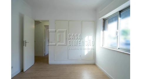 Apartamento T3 para Venda em Carnaxide e Queijas