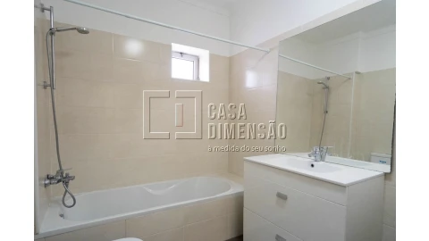 Apartamento T3 para Venda em Carnaxide e Queijas