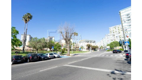 Apartamento T3 para Venda em Carnaxide e Queijas