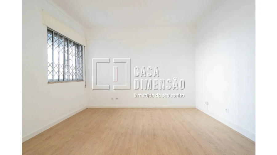 Apartamento T3 para Venda em Carnaxide e Queijas Foto 7