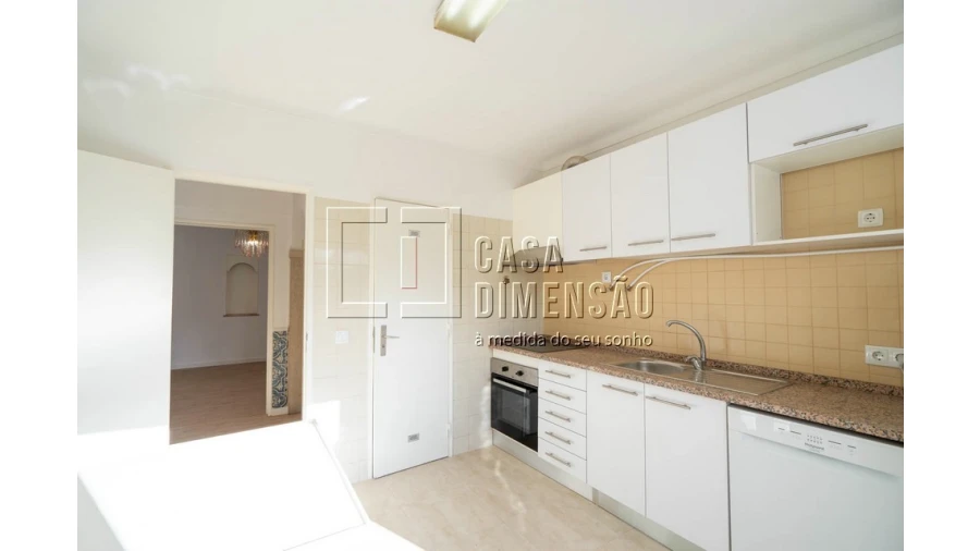 Apartamento T3 para Venda em Carnaxide e Queijas Foto 10