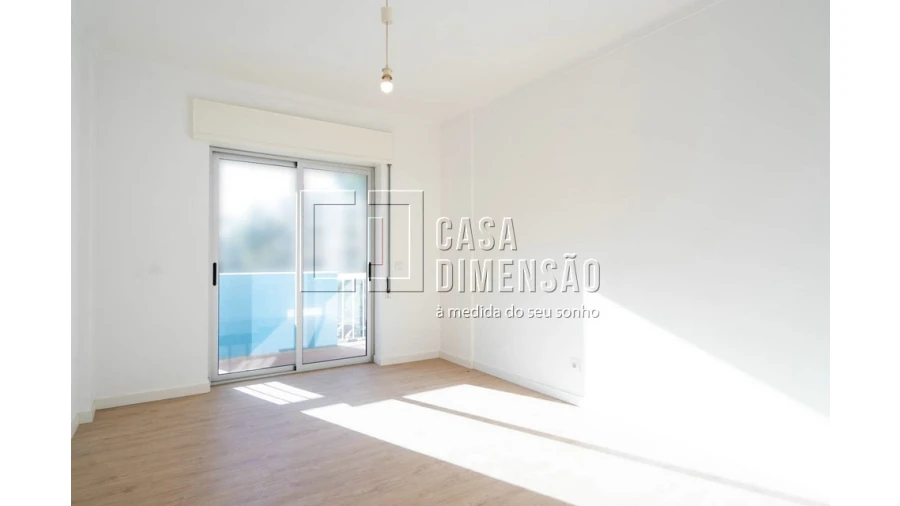 Apartamento T3 para Venda em Carnaxide e Queijas Foto 16