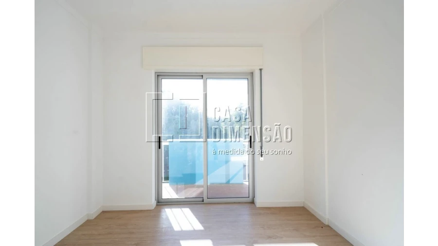 Apartamento T3 para Venda em Carnaxide e Queijas Foto 18