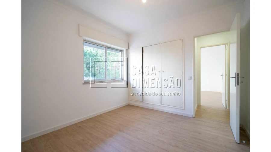 Apartamento T3 para Venda em Carnaxide e Queijas Foto 23