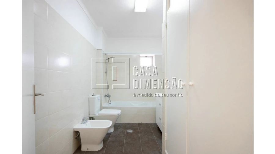 Apartamento T3 para Venda em Carnaxide e Queijas Foto 24