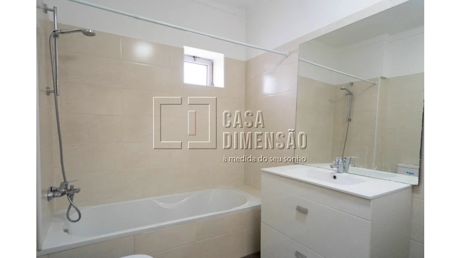 Apartamento T3 para Venda em Carnaxide e Queijas Foto 26