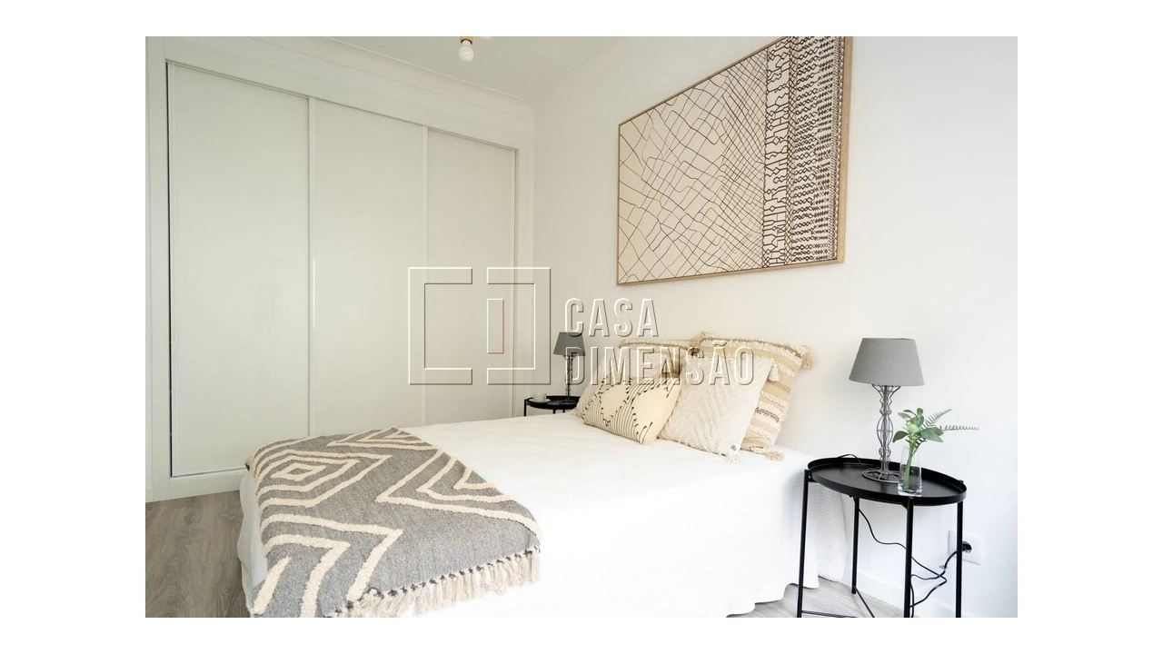 Apartamento T3 para Venda em Benfica Foto 2