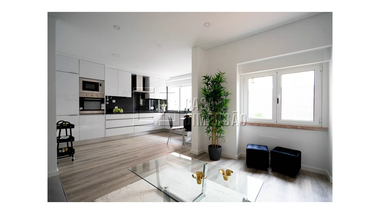 Apartamento T3 para Venda em Benfica Foto 1