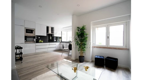 Apartamento T3 para Venda em Benfica