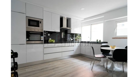 Apartamento T3 para Venda em Benfica