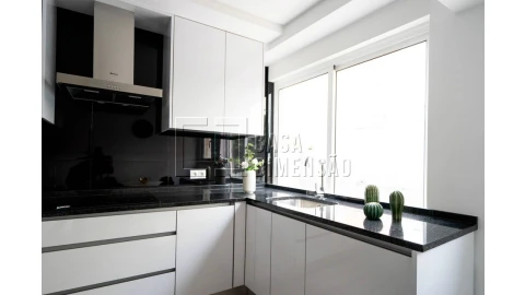 Apartamento T3 para Venda em Benfica