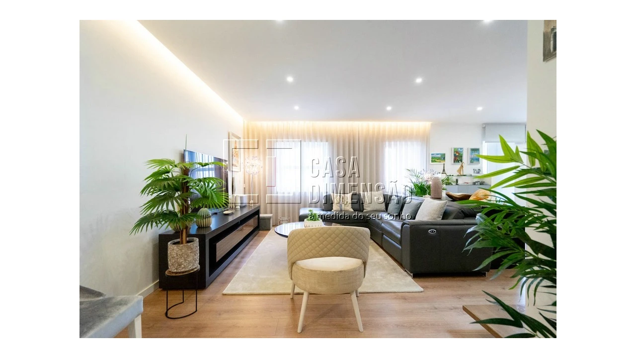 Apartamento T4 para Venda em Carnaxide e Queijas Foto 6
