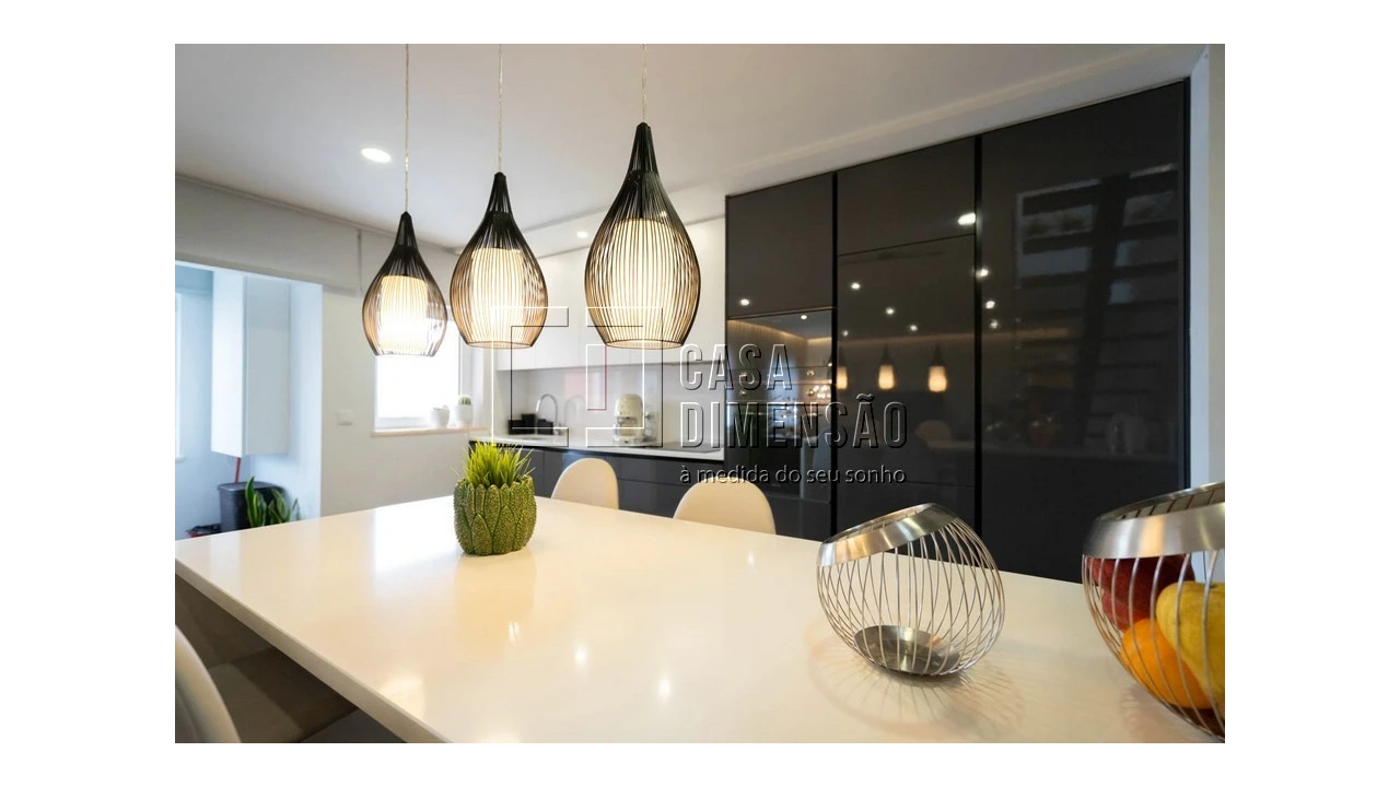 Apartamento T4 para Venda em Carnaxide e Queijas Foto 19