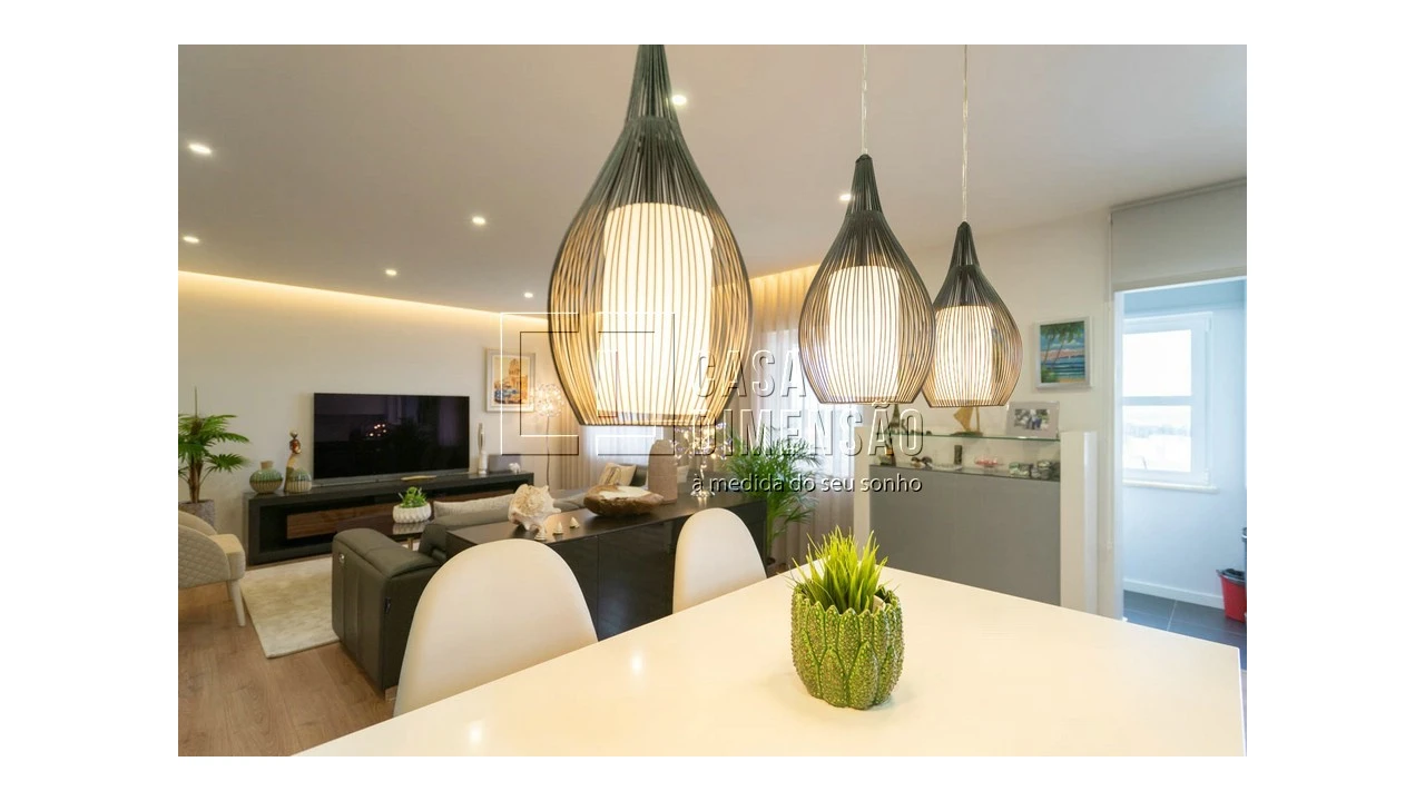 Apartamento T4 para Venda em Carnaxide e Queijas Foto 23