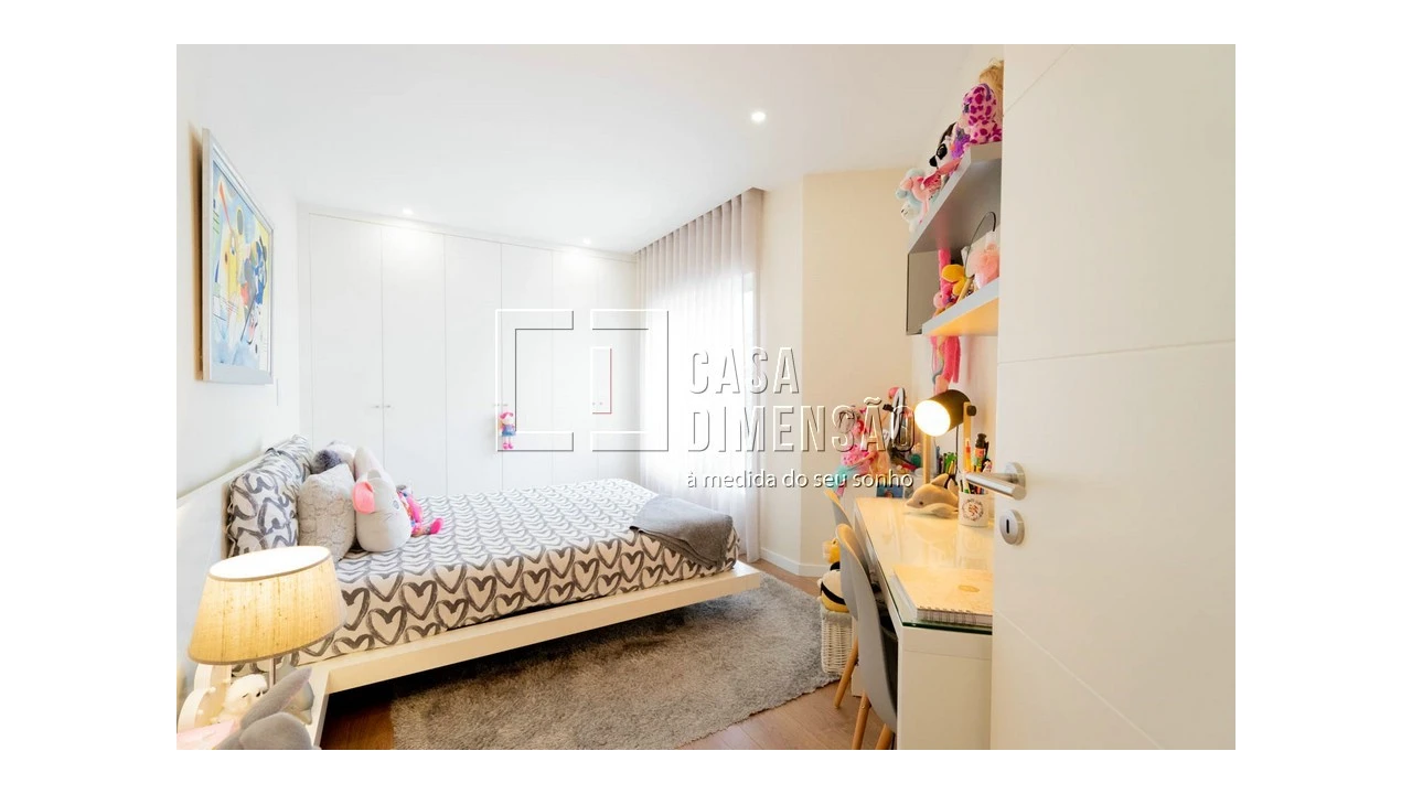 Apartamento T4 para Venda em Carnaxide e Queijas Foto 37