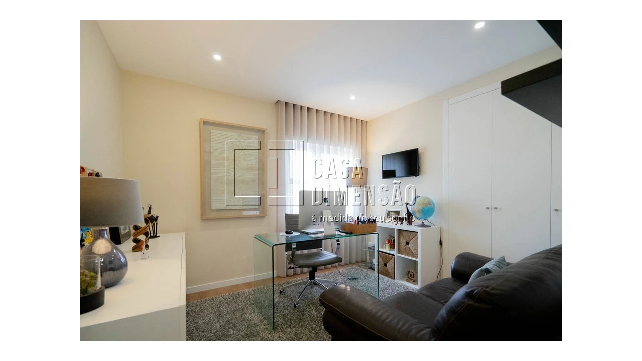 Apartamento T4 para Venda em Carnaxide e Queijas Foto 42