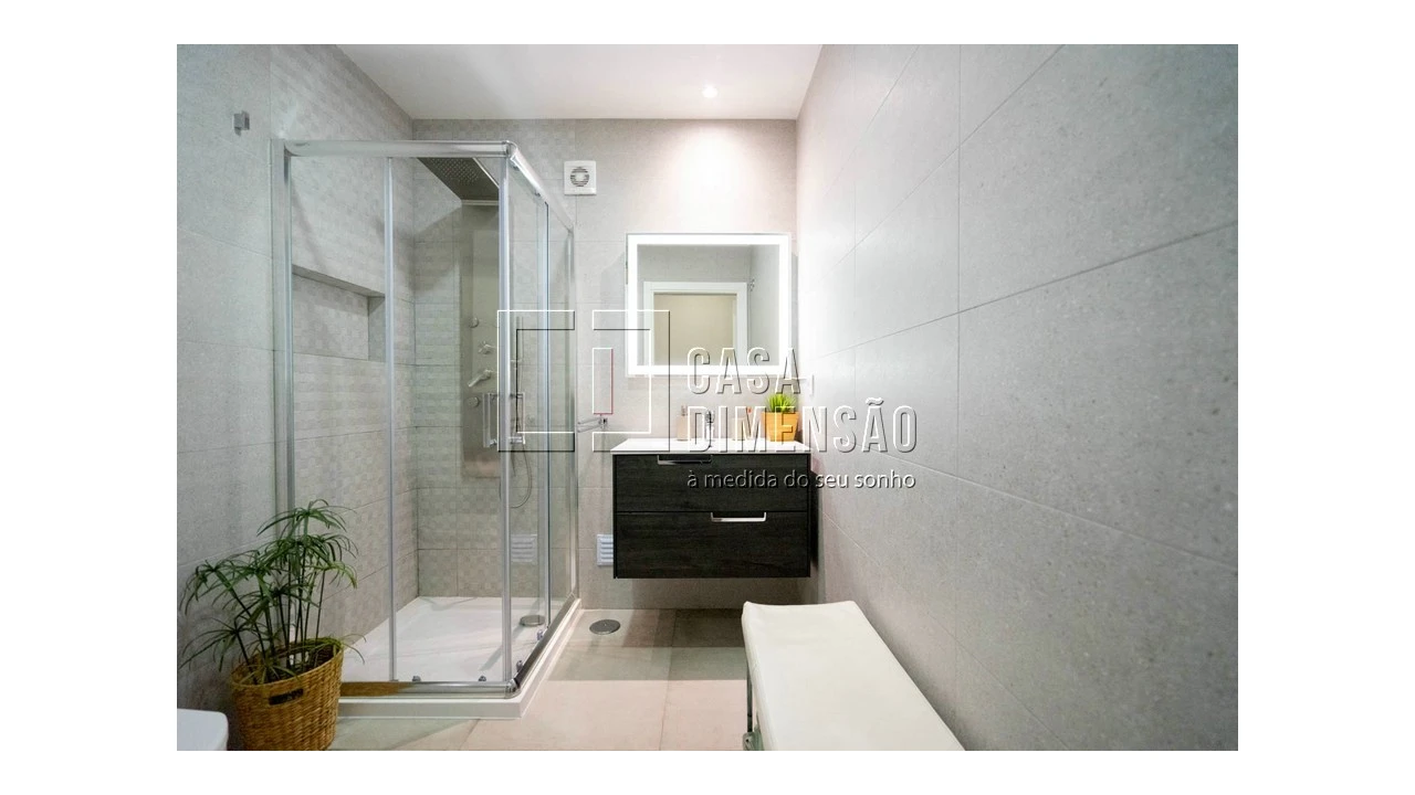 Apartamento T4 para Venda em Carnaxide e Queijas Foto 56