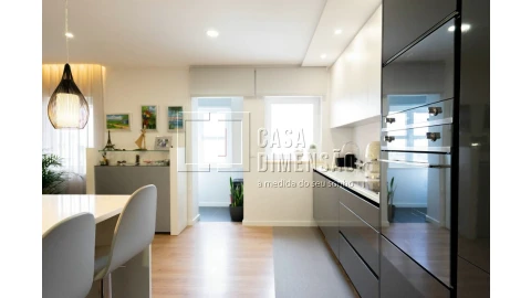 Apartamento T4 para Venda em Carnaxide e Queijas