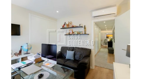 Apartamento T4 para Venda em Carnaxide e Queijas