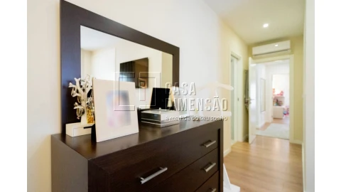 Apartamento T4 para Venda em Carnaxide e Queijas