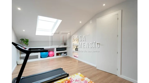 Apartamento T4 para Venda em Carnaxide e Queijas