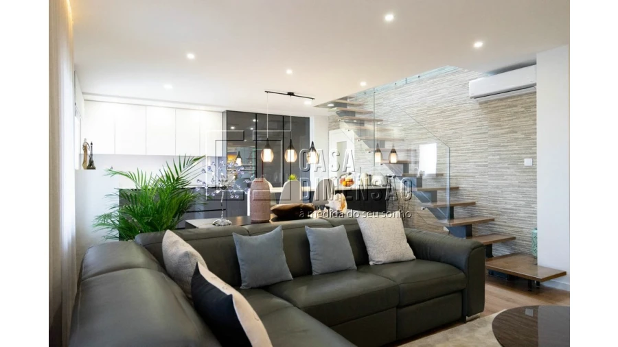 Apartamento T4 para Venda em Carnaxide e Queijas Foto 14
