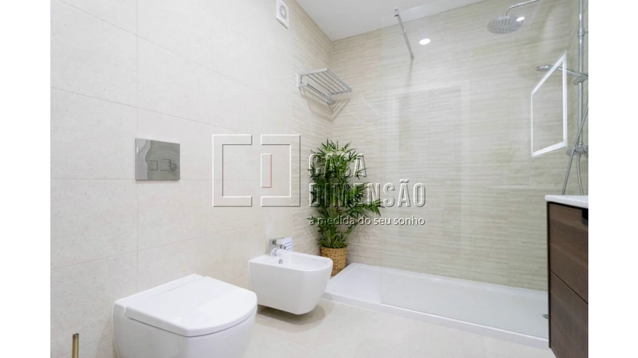 Apartamento T4 para Venda em Carnaxide e Queijas Foto 33