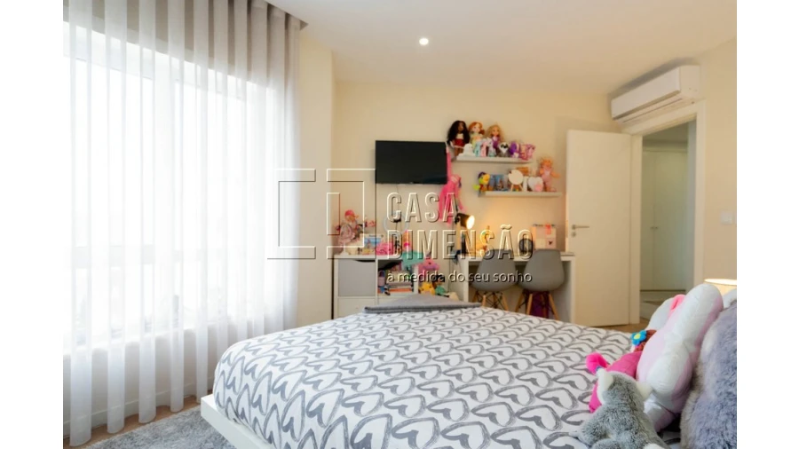 Apartamento T4 para Venda em Carnaxide e Queijas Foto 40