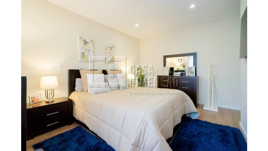 Apartamento T4 para Venda em Carnaxide e Queijas Foto 49