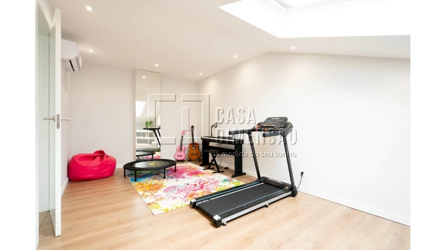 Apartamento T4 para Venda em Carnaxide e Queijas Foto 78