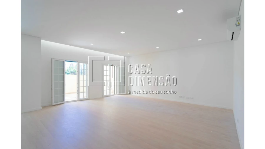 Apartamento T3 para Venda em Águas Livres Foto 3