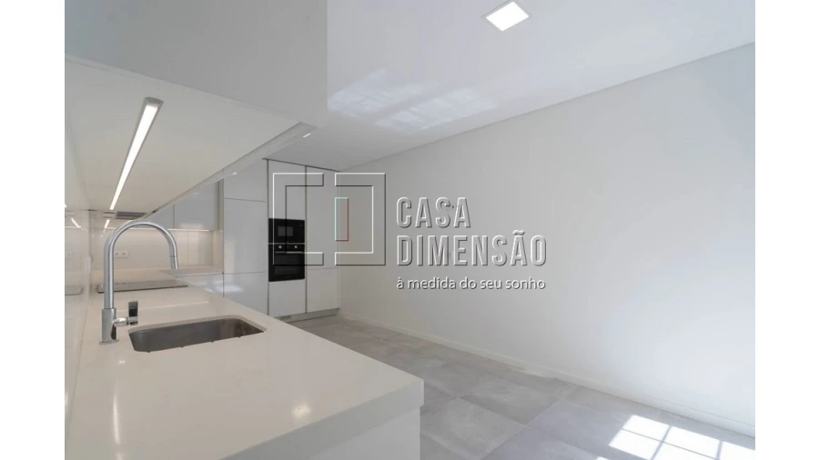 Apartamento T3 para Venda em Águas Livres Foto 13