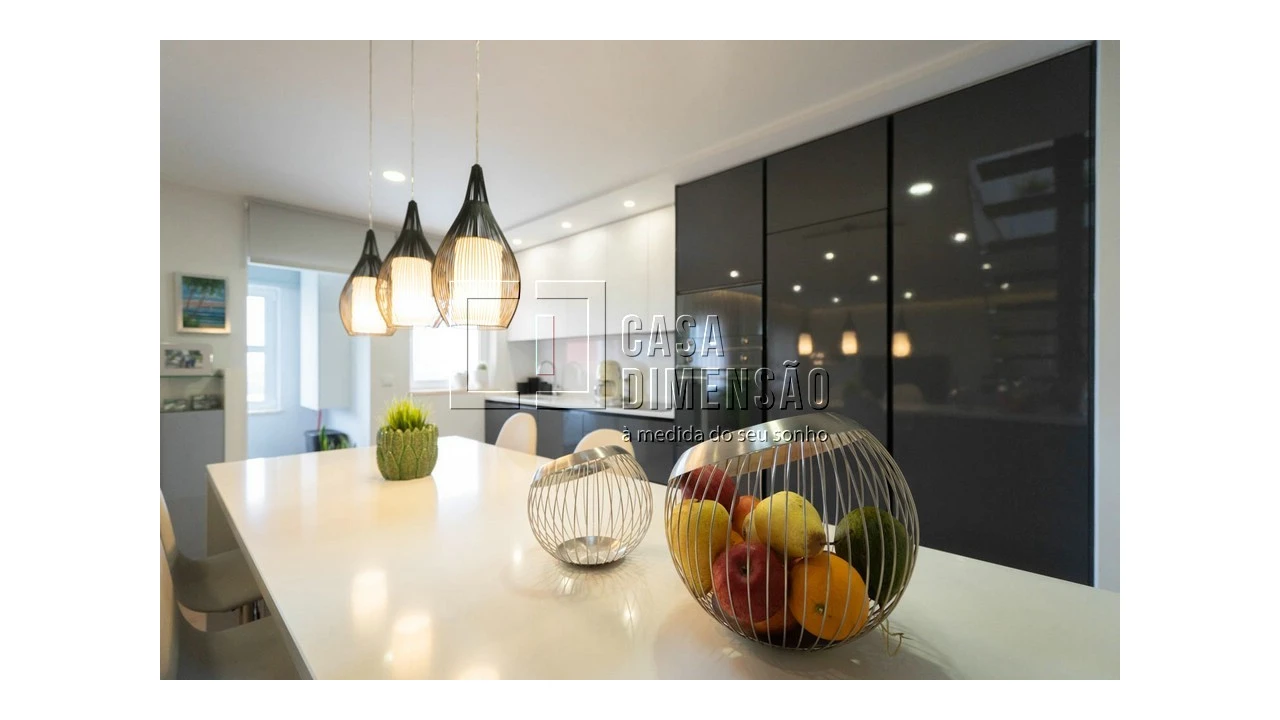 Apartamento T4 para Venda em Venteira Foto 1