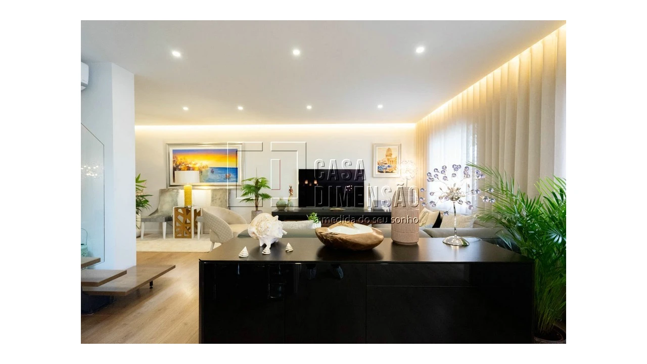 Apartamento T4 para Venda em Venteira Foto 11