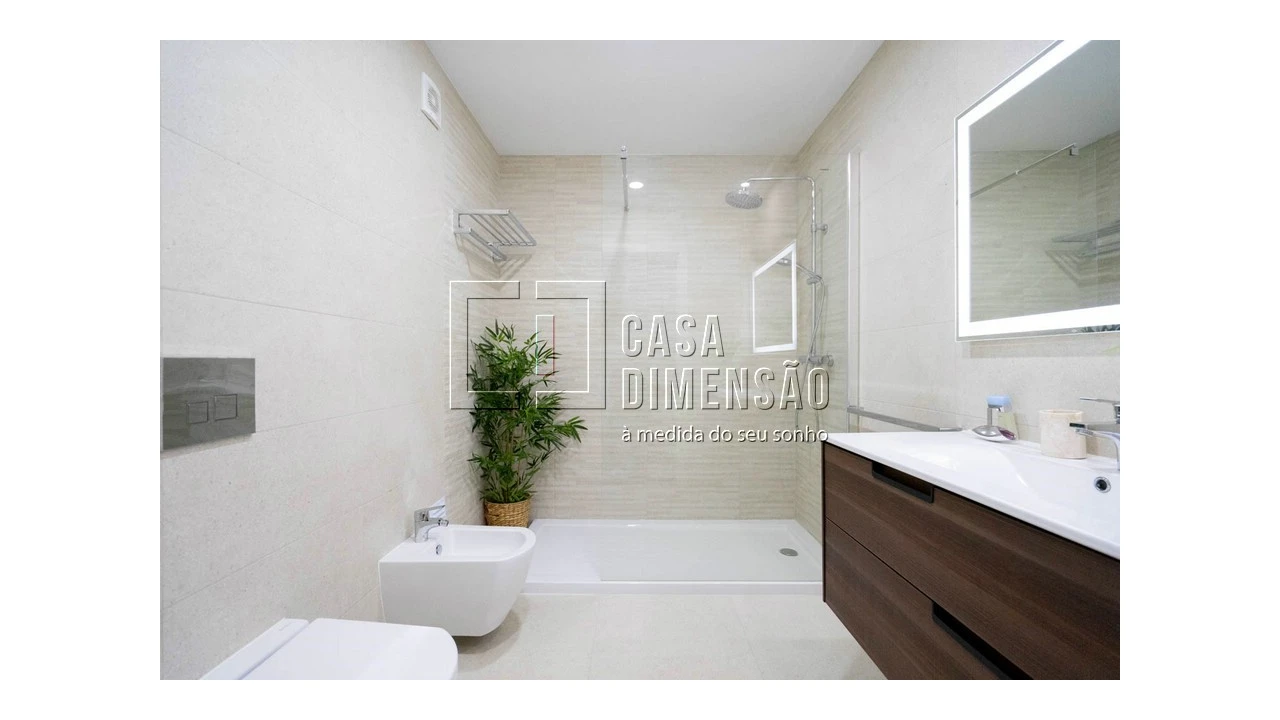 Apartamento T4 para Venda em Venteira Foto 30