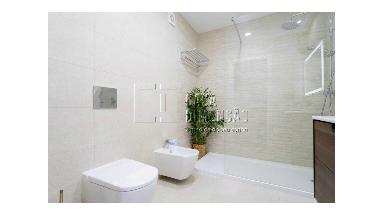 Apartamento T4 para Venda em Venteira Foto 33