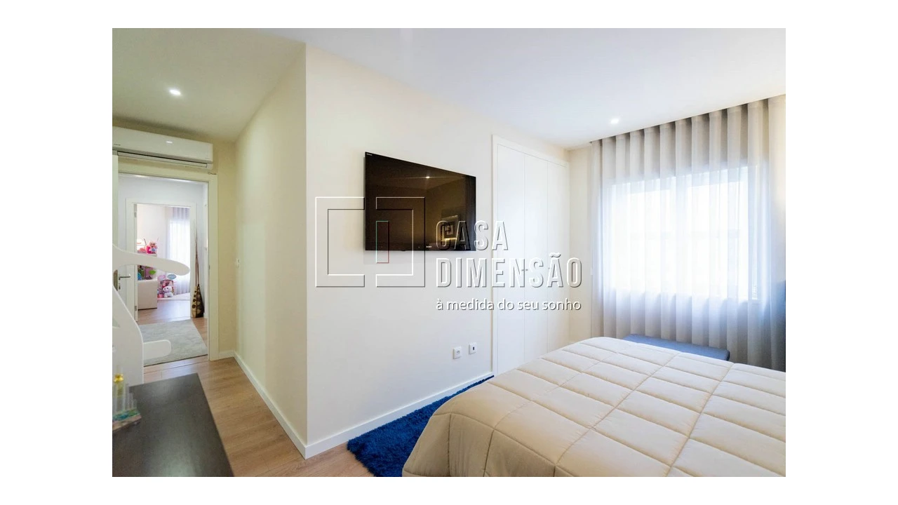 Apartamento T4 para Venda em Venteira Foto 53