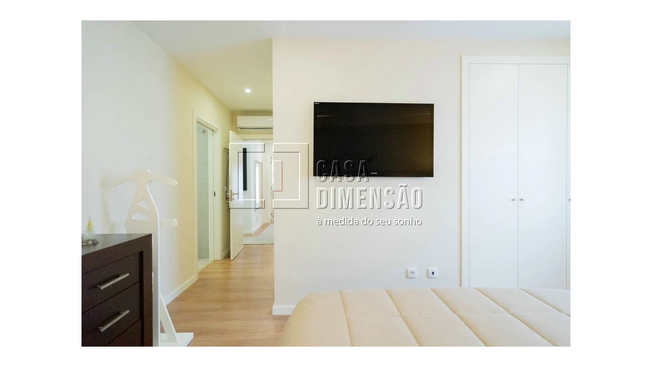 Apartamento T4 para Venda em Venteira Foto 54