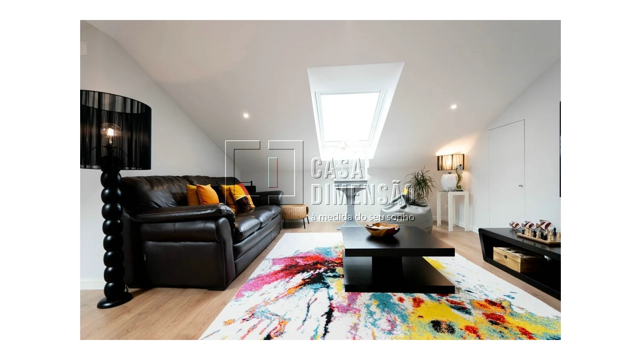 Apartamento T4 para Venda em Venteira Foto 63