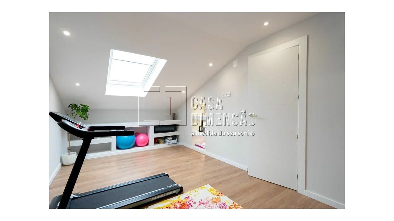 Apartamento T4 para Venda em Venteira Foto 75